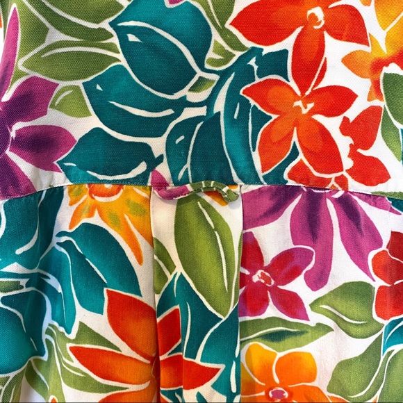 VTG Liz Sport Floral Hawaiian button down - Picture 5 of 9